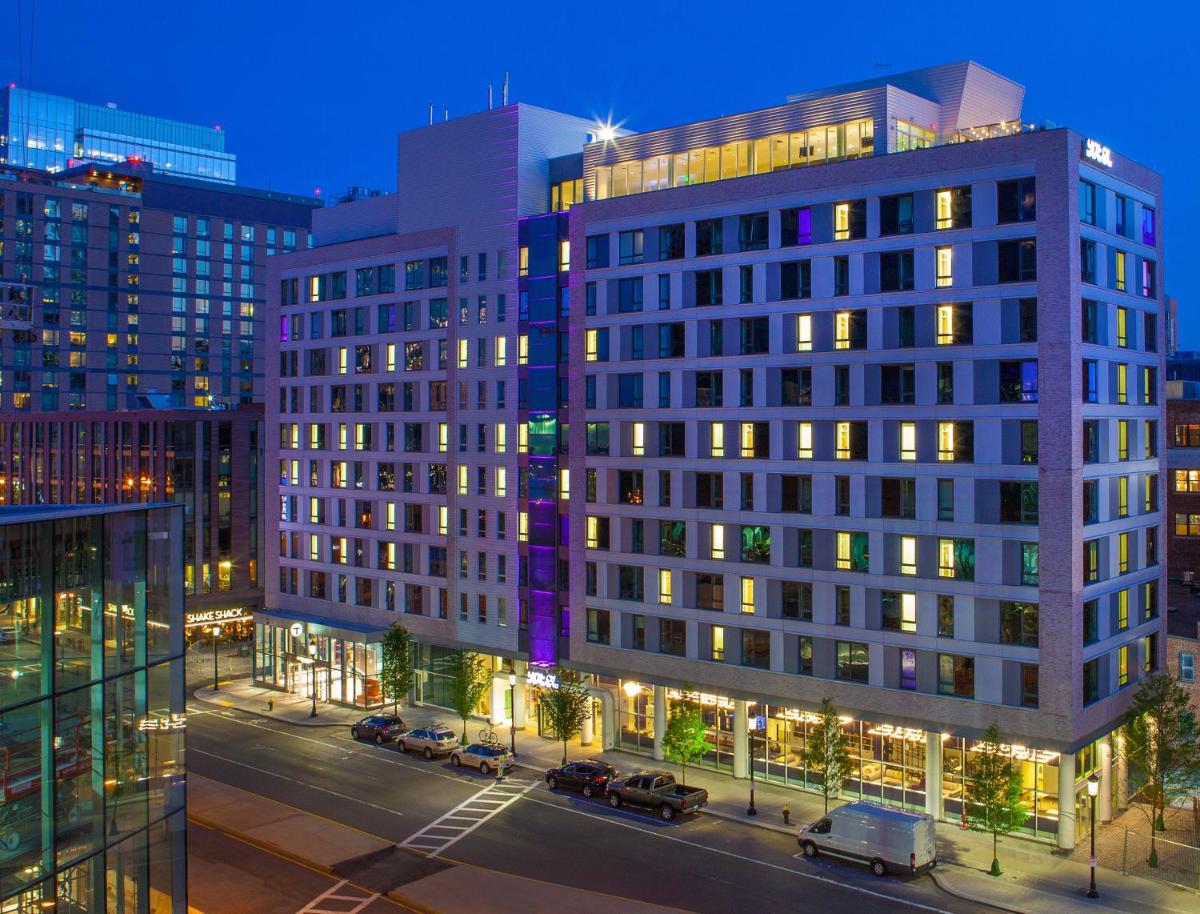 YOTEL Boston - Housity