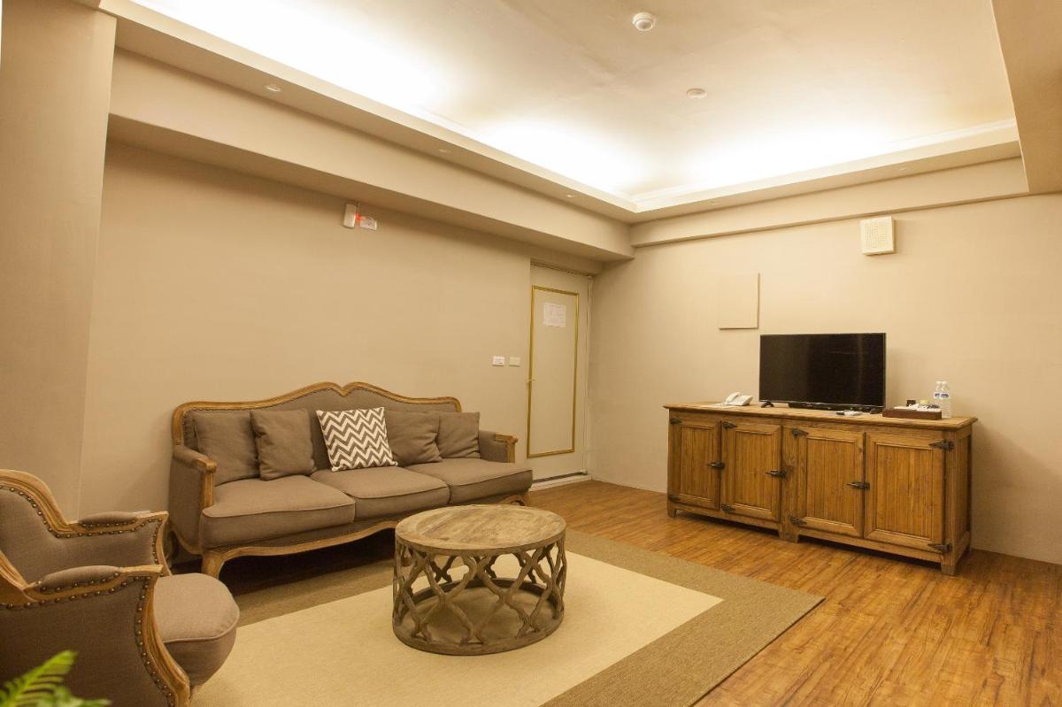 Chihpen Hotel Royal Kingdom - Housity