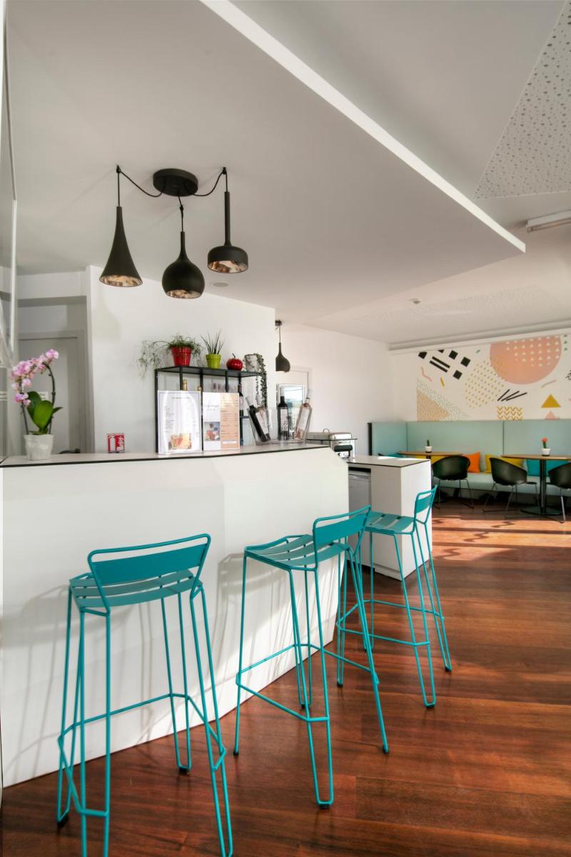 Adonis Mougins - Housity