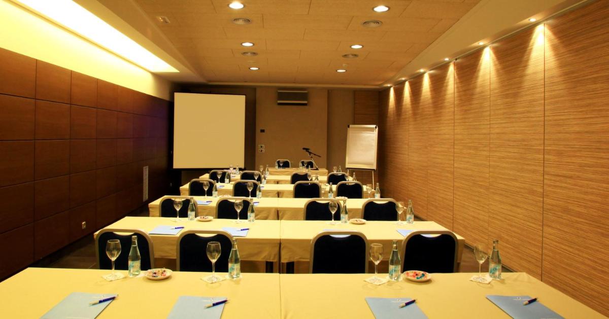 Zona business o sala de conferencias en AQUA Hotel Onabrava & Spa 4*Sup