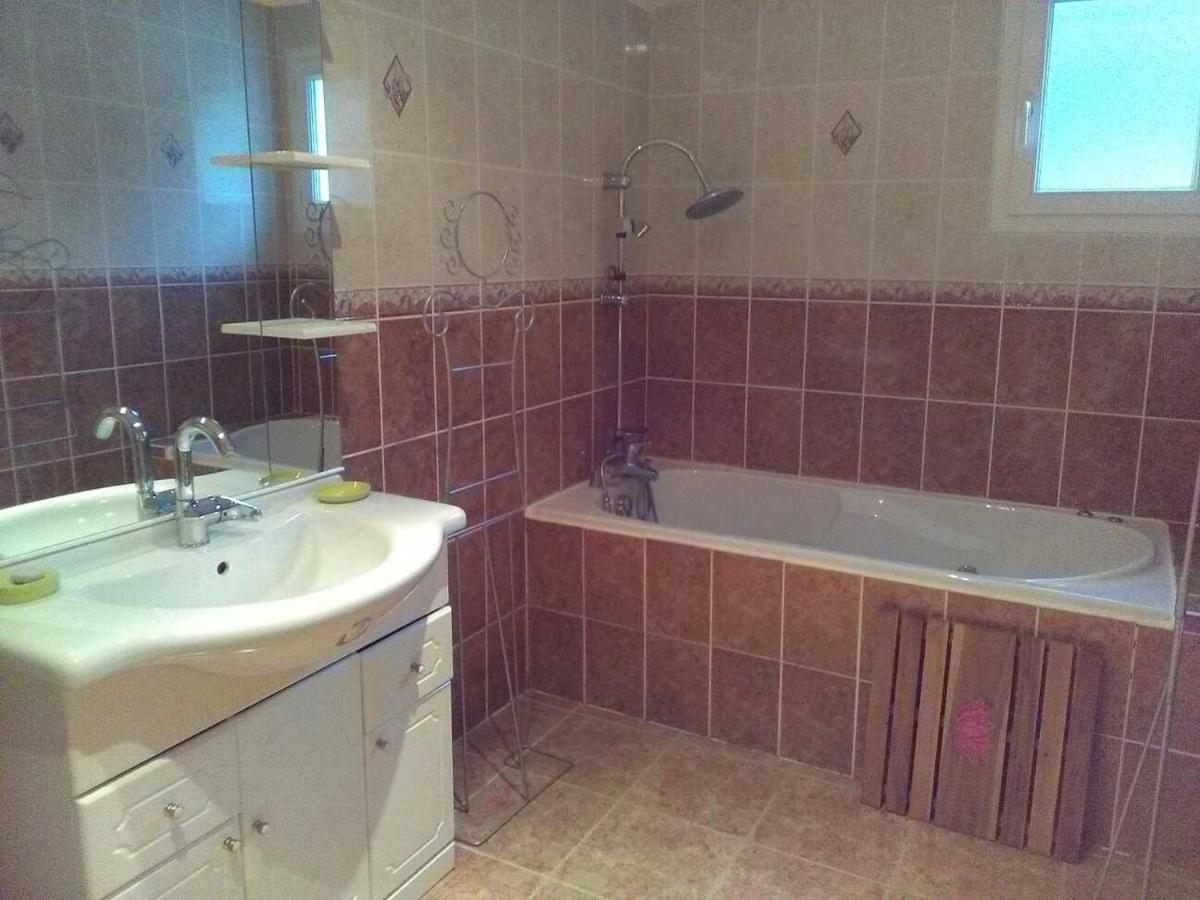 Douce vallee - Housity