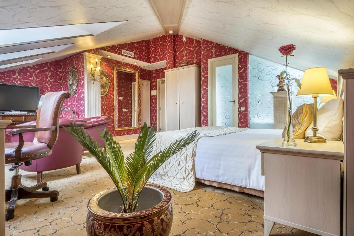 Suitetrails - Imperial Hotel & Restaurant