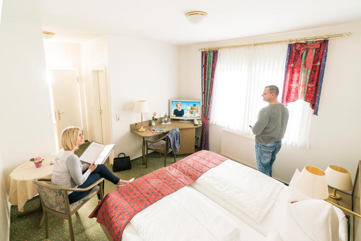 Das FRITZ Hotel Schwerin schöne Lage im Grünen mit regionaler Küche kostenfreien Parkplätzen und E Ladestation - Hizvo