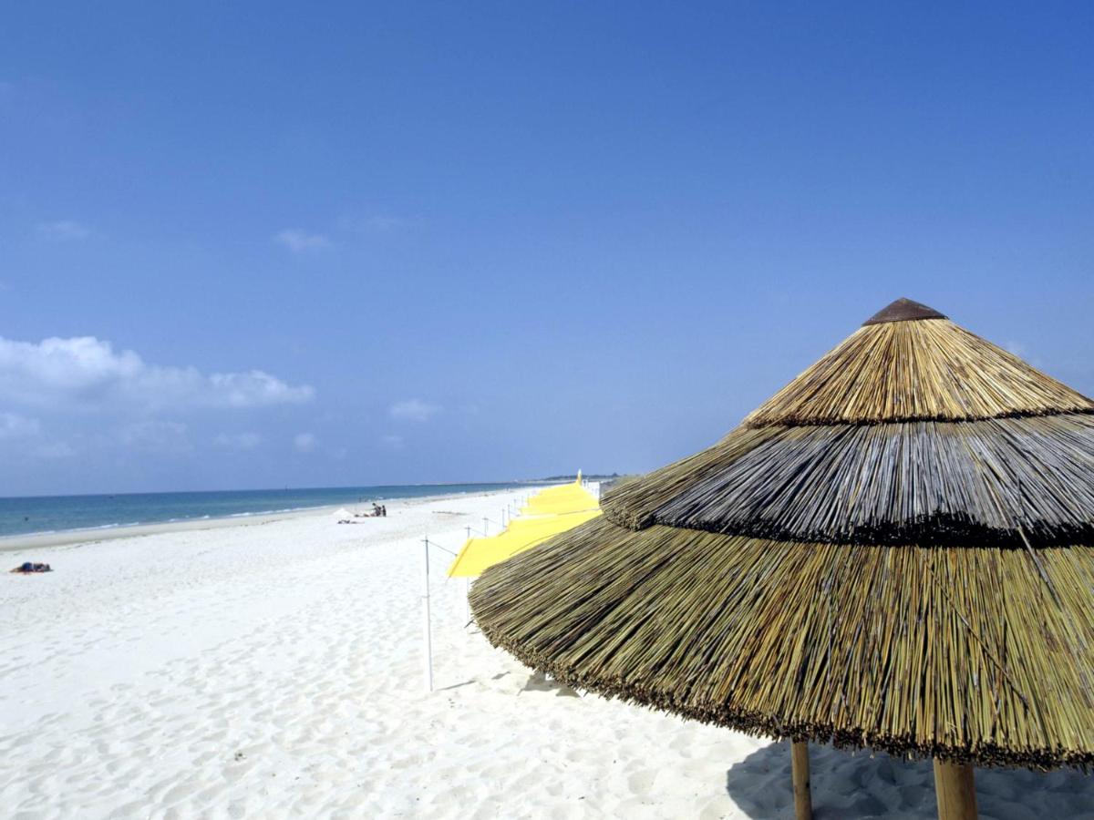 Uma praia em ou perto do aparthotel