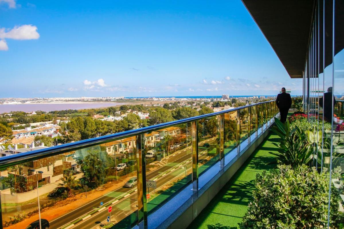 Un balcón o terraza de Dña Monse Hotel Spa & Golf