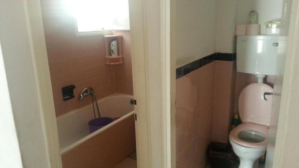 Room in Apartment on Balfour - Housity