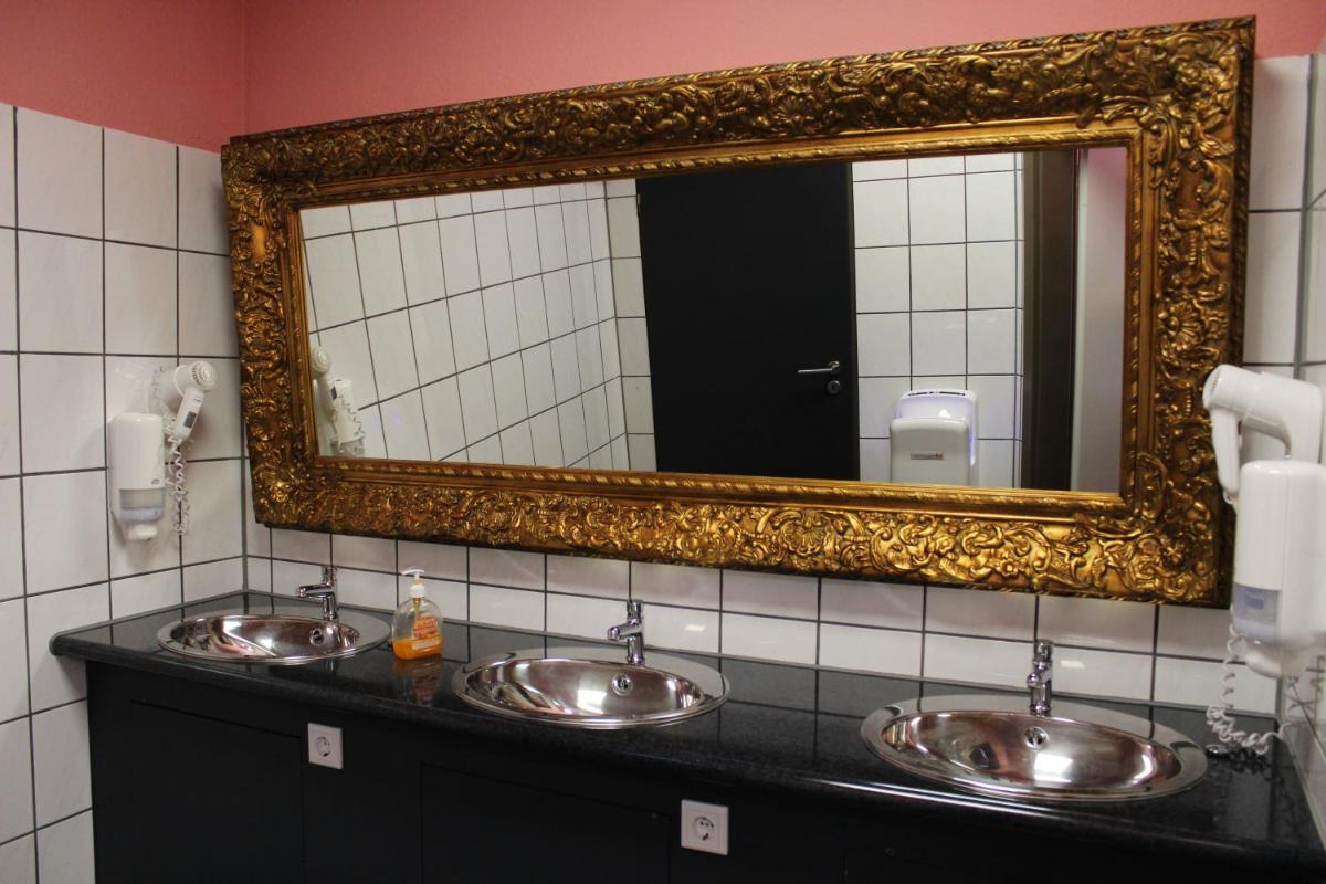 BoxHotel Göttingen (App Based Hotel) - Housity