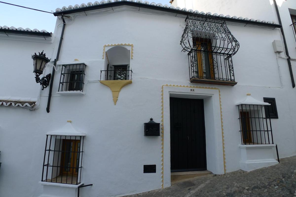 Salvatierra Guest House - Housity