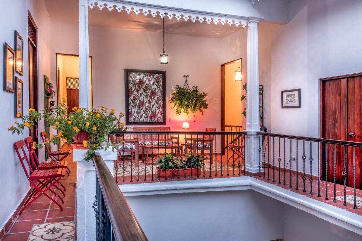 Colonial 154 H Boutique - Housity
