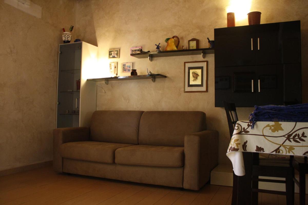 Casa-B&B Bouganville Attico 85 mq - Housity