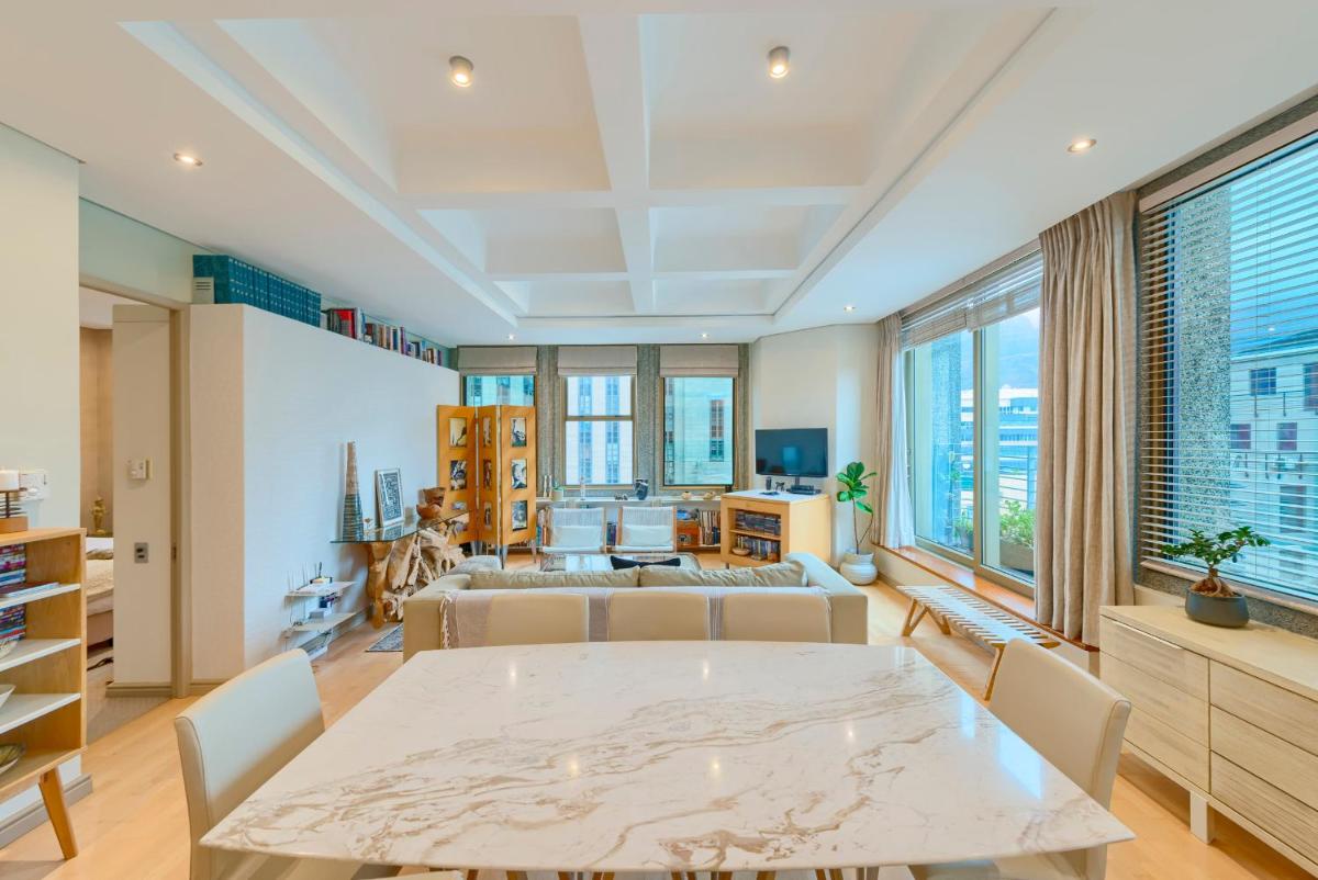 Suitetrails - #1003 Cartwright - Stylish & Central