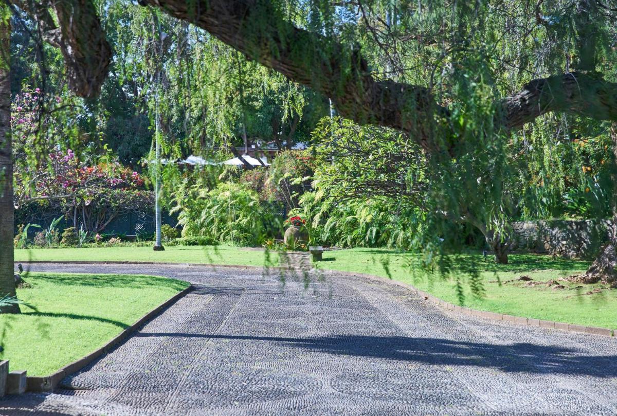 Um jardim no exterior de Quinta da Casa Branca - Small Luxury Hotels of the World