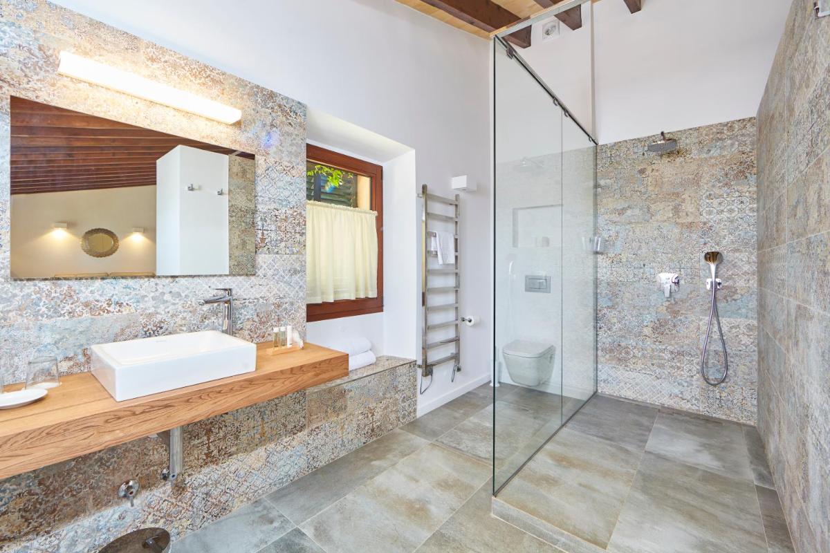 Un baño de Bennoc Petit Hotel - Only Adults
