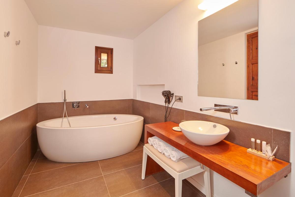 Un baño de Bennoc Petit Hotel - Only Adults