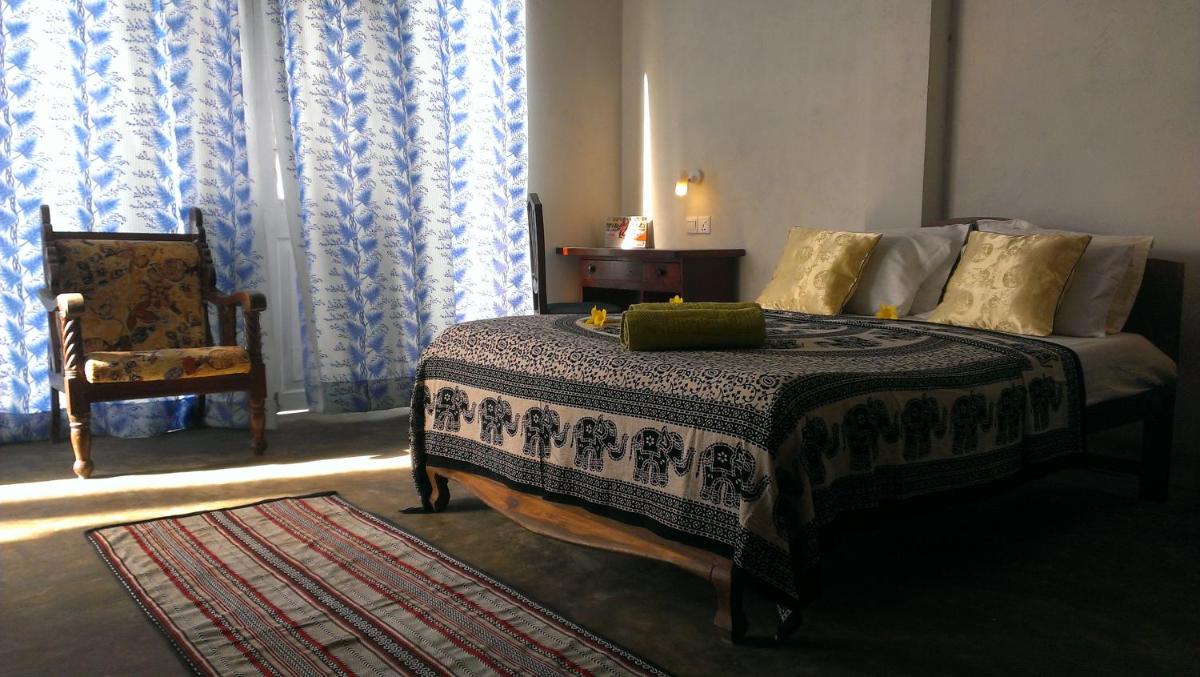 Hikkaduwa River Cottage - Housity
