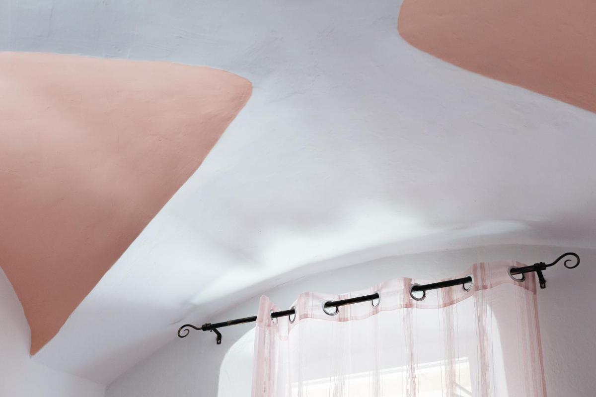DUSSAIGA - Camera Delle Rose - Housity
