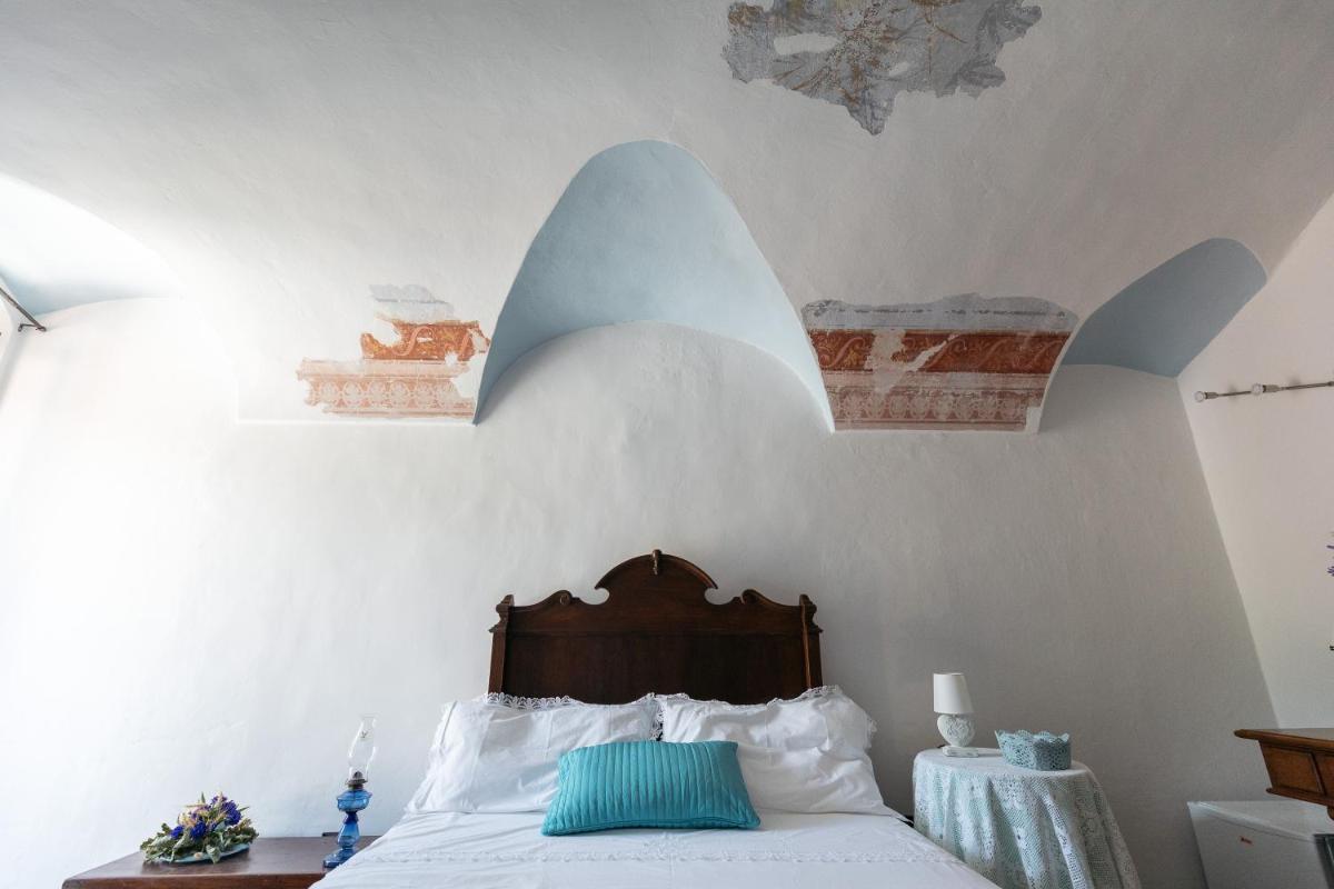 DUSSAIGA - Camera Del Fiordaliso - Housity