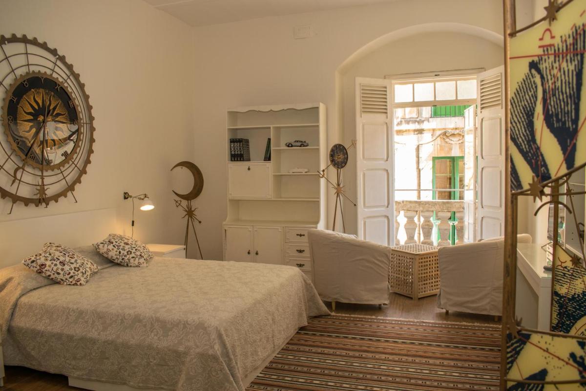 Vincenti Strait Street Suite - Housity
