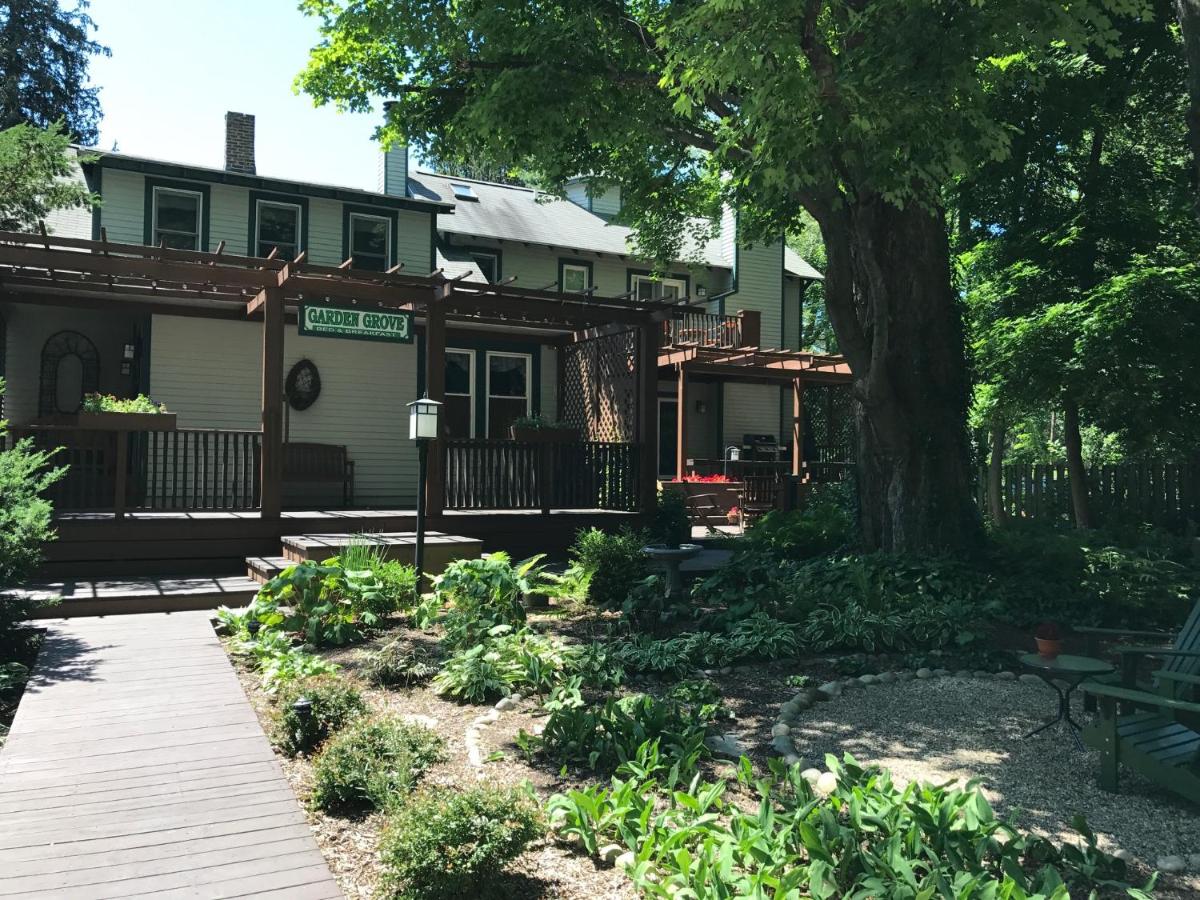 Garden Grove Inn Bed and Breakfast - Housity