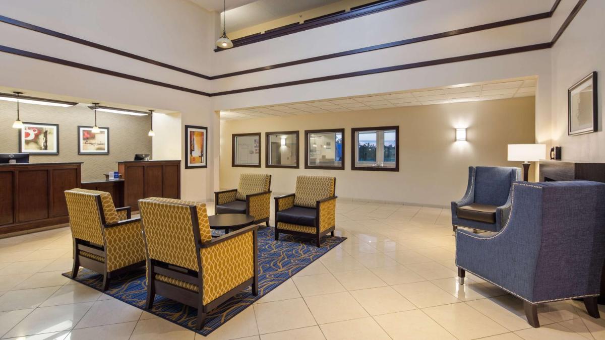 Best Western Plus Gas City - Housity
