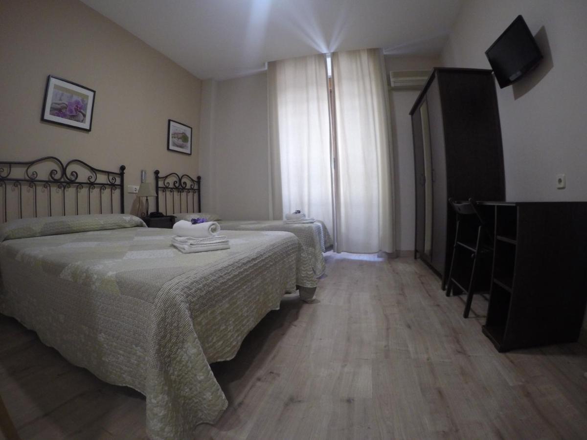 Hostal El Pilar - Housity
