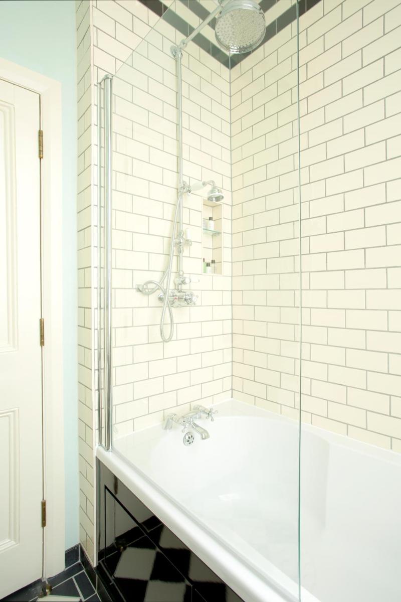 Crown Hotel - Housity