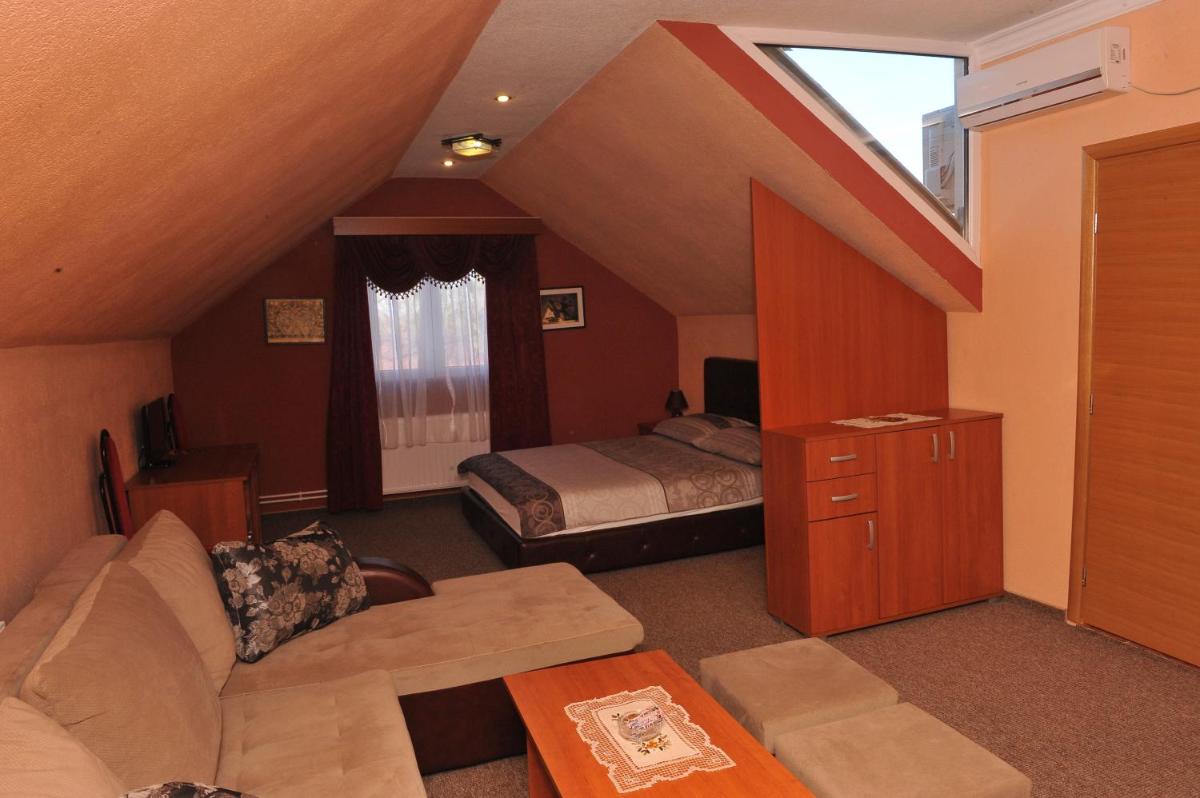 Hotel Drumski Raj - Housity