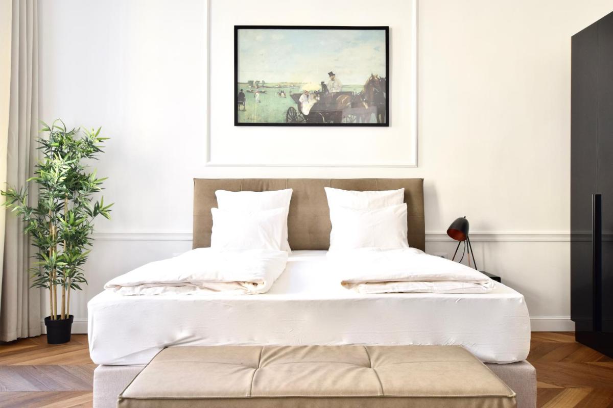 Luxury Apartment by Hi5 - Bazilika Suite - Housity