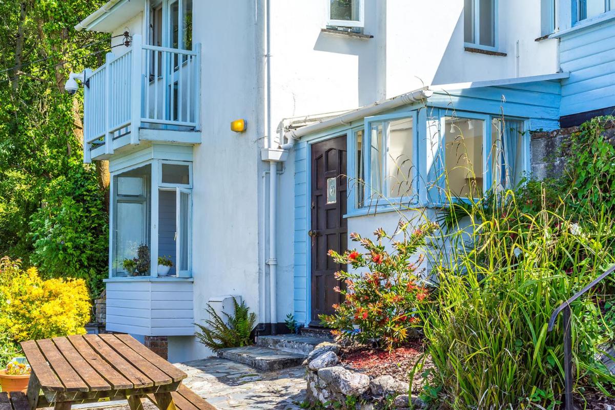 Looe Self Catering - Housity