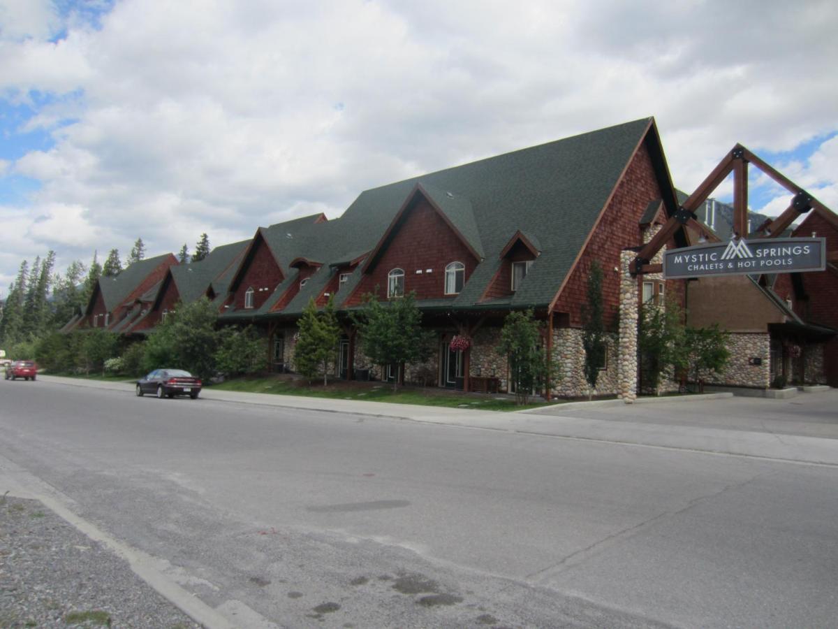Mystic Springs Chalets & Hot Pools - Housity