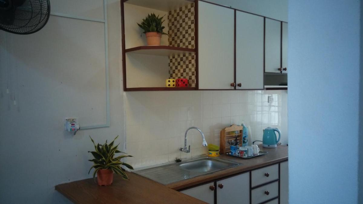 Pinang Beach Apartment @ Bayu Emas - Housity