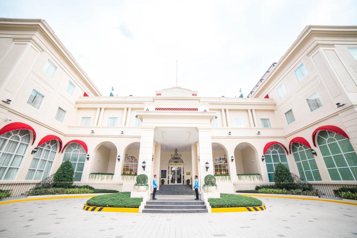 Rizal Park Hotel - Housity