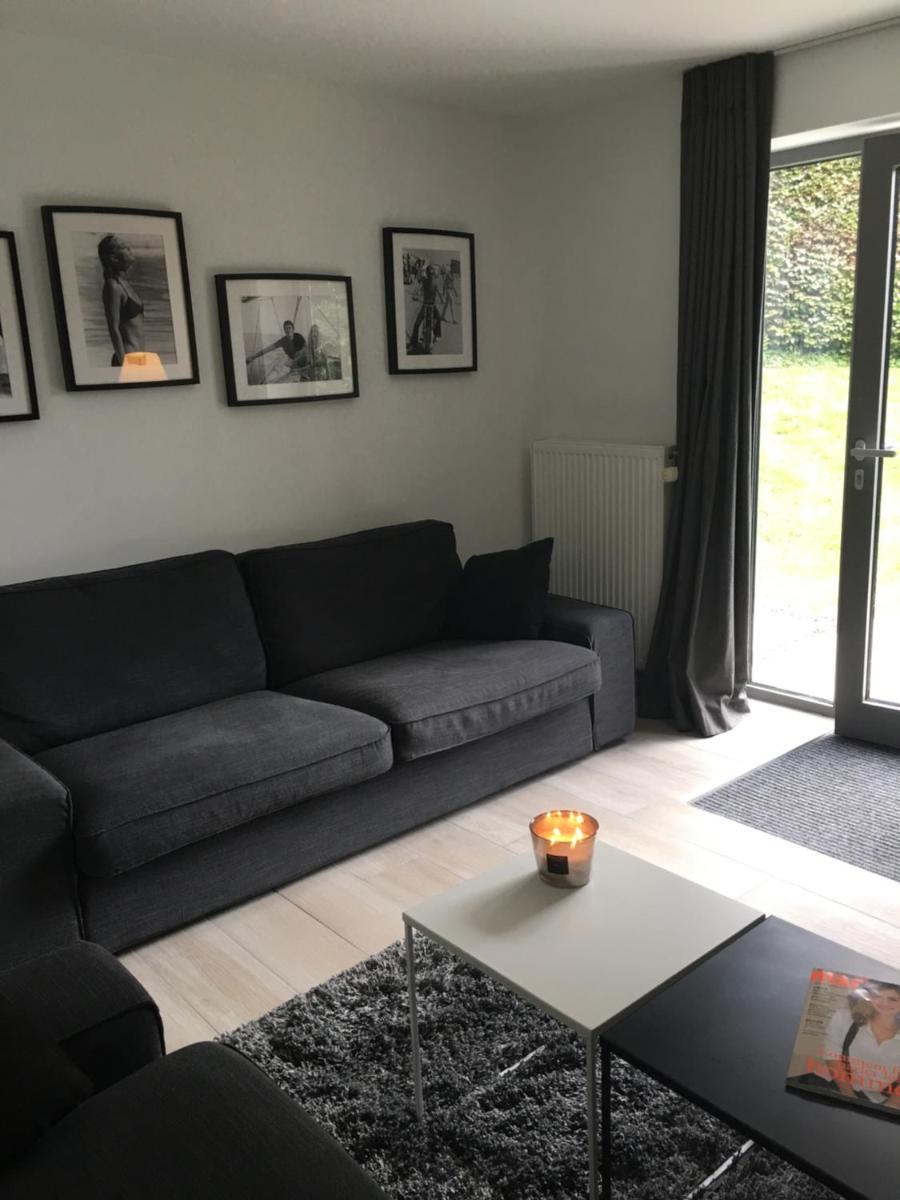 Black&White - Housity