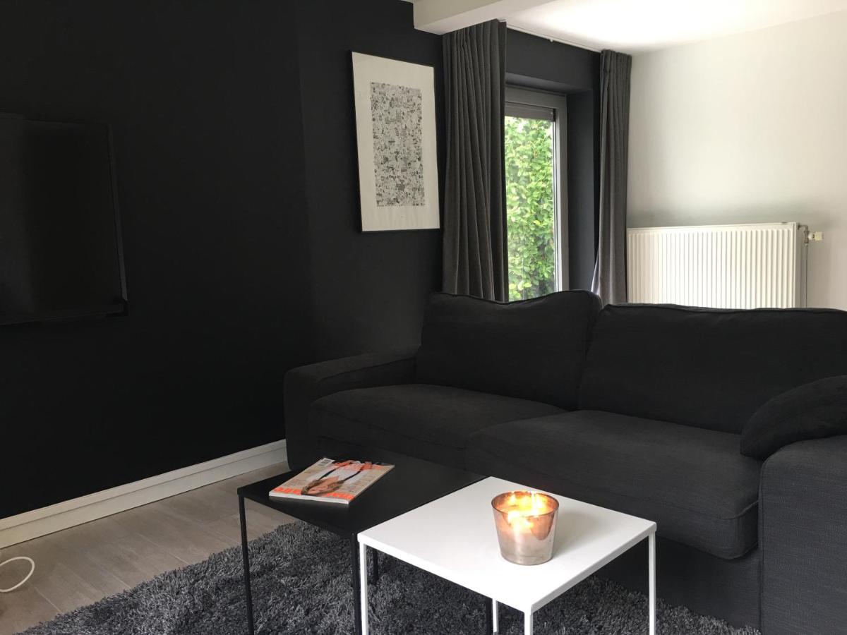 Black&White - Housity