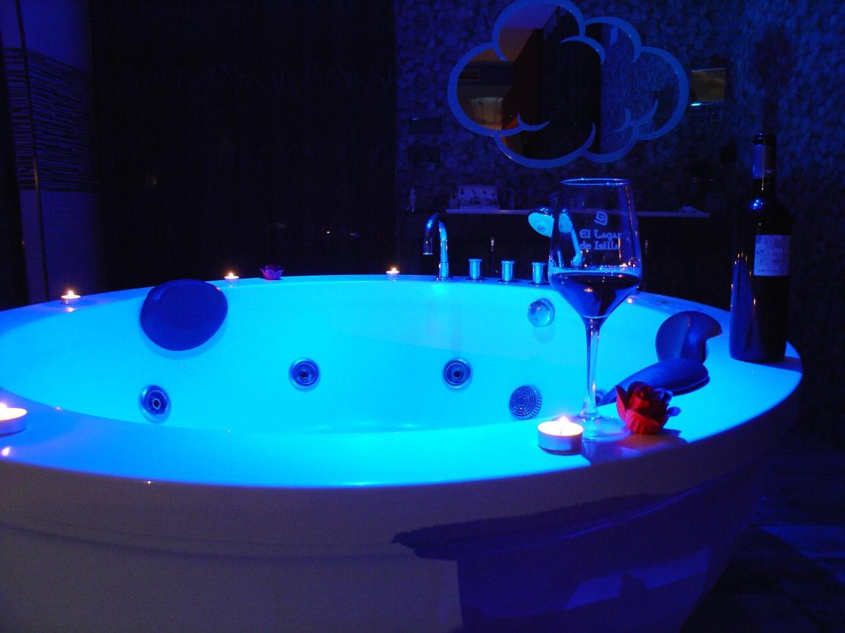 Imagen de la galería de Hotel SPA El Lagar de Isilla, en La Vid y Barrios