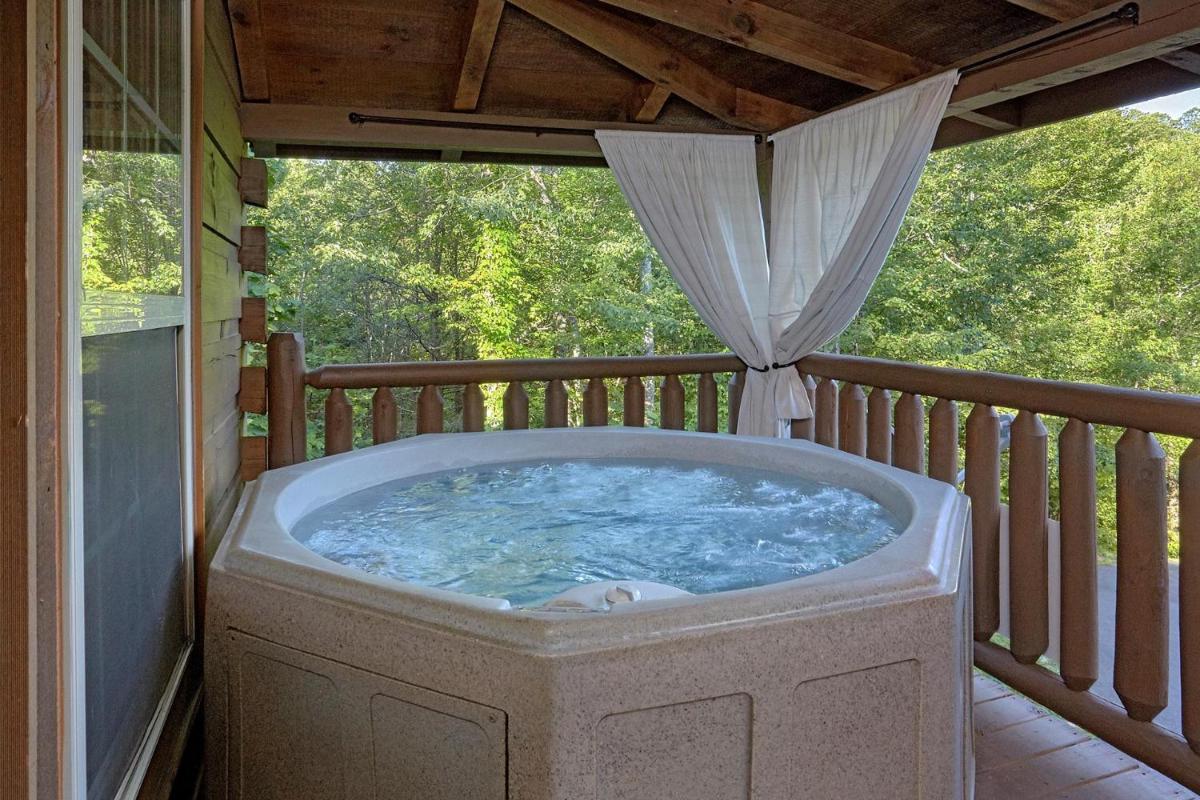 Pool Time Paradise - Housity