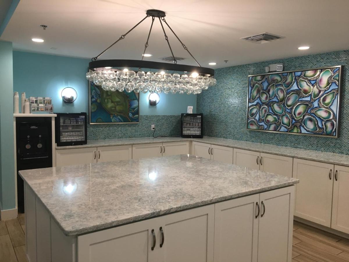 Palmera Inn and Suites - Housity