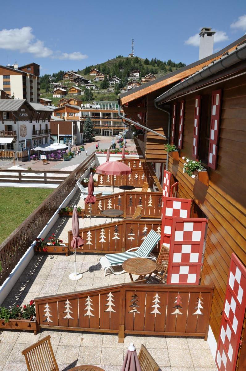 Vue générale sur la montagne ou vue sur la montagne depuis l'hôtel