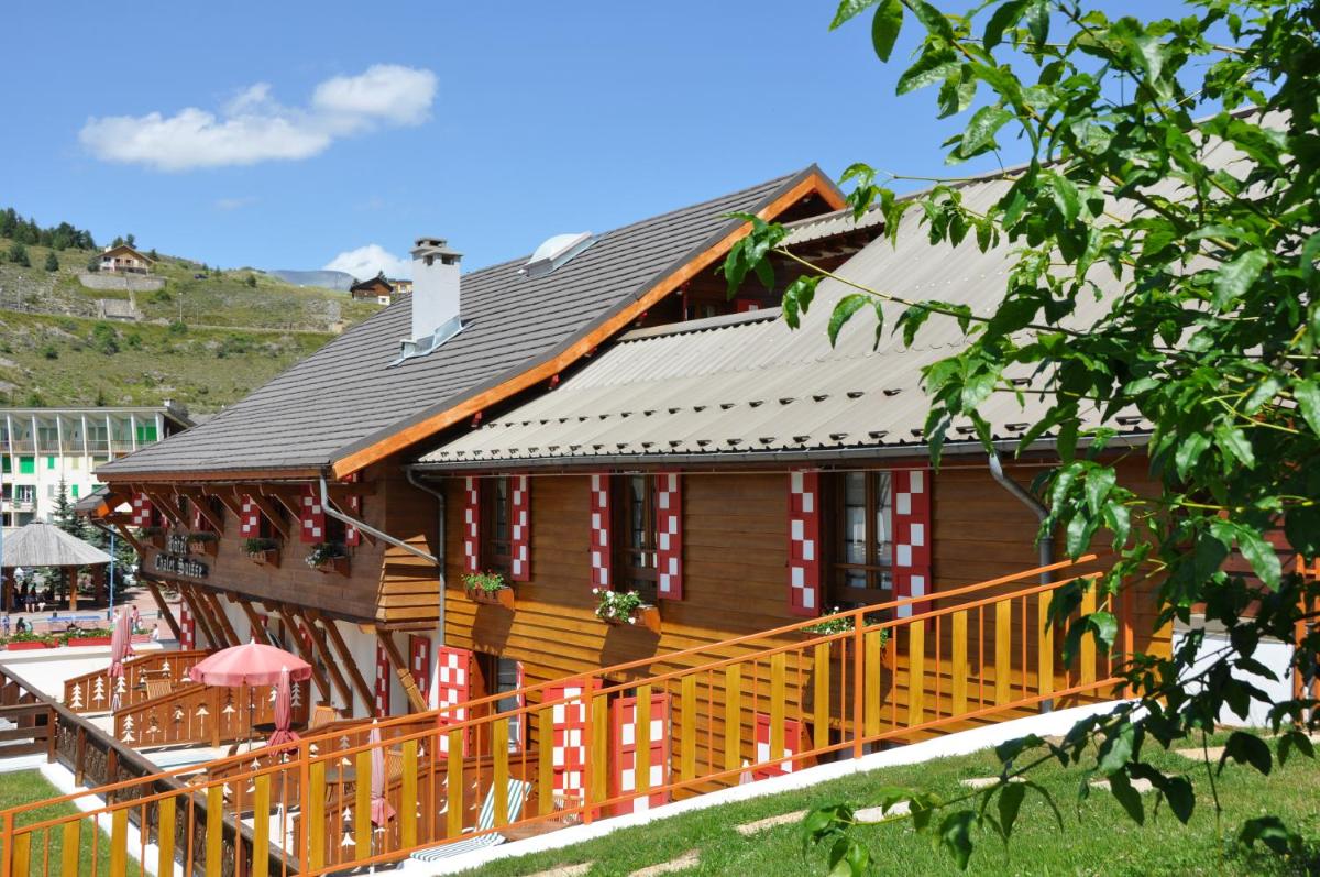 Vue générale sur la montagne ou vue sur la montagne depuis l'hôtel