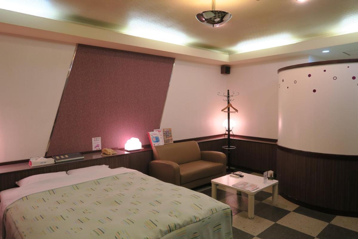 Hotel Carnival (Love Hotel) - Housity