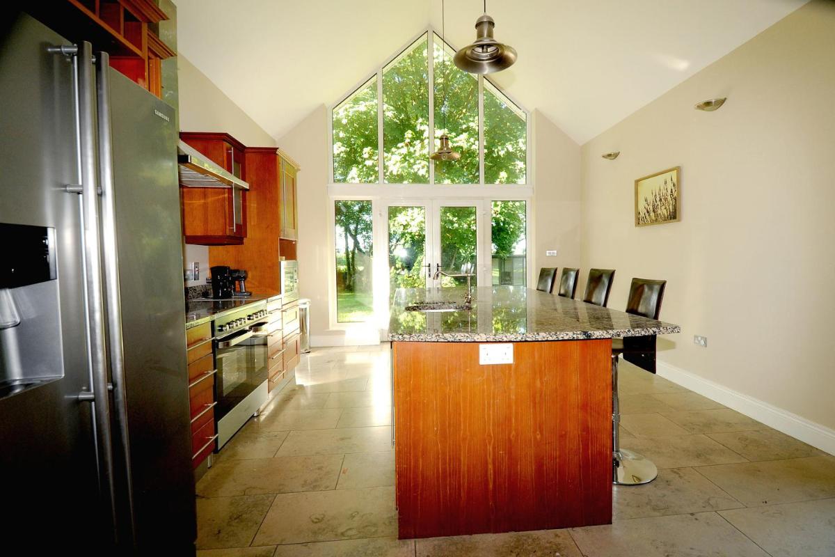 Homeplace Retreat Bellaghy Top Rated Property for Families Min 2 nights - Housity
