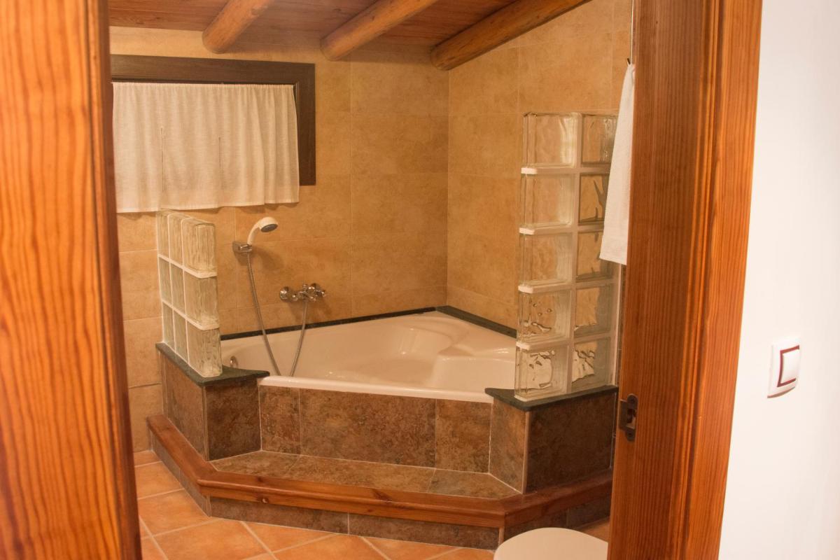 Alhanda Apartahotel - Housity