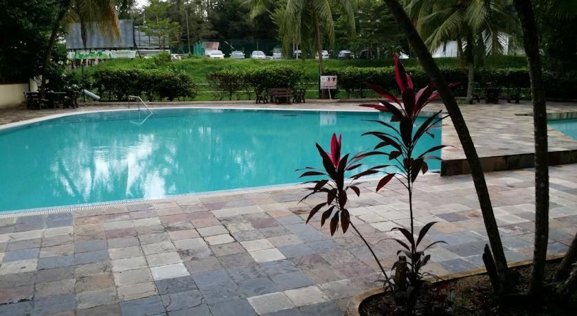 Pinang Beach Apartment @ Bayu Emas - Housity