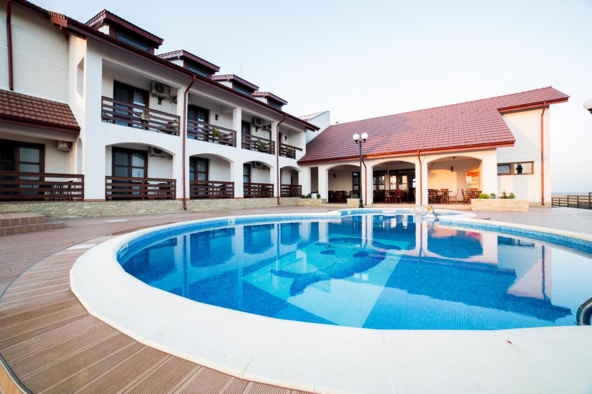 Pensiunea Coralia - Housity