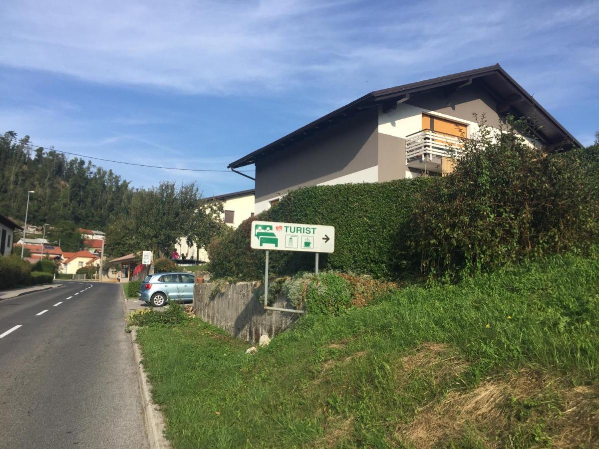 Tourist Rooms Sajovic - Housity