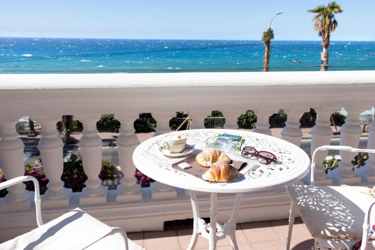 Hotel Villa La Brise - Housity