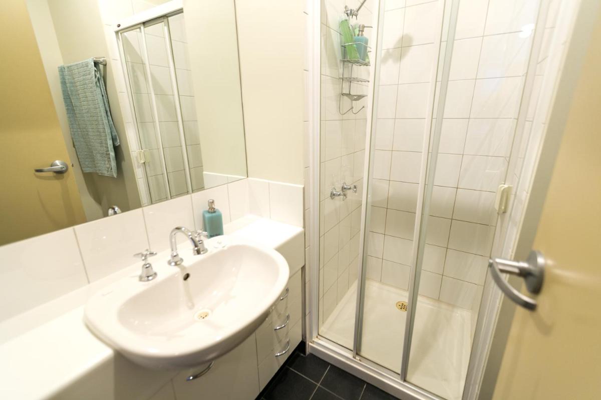 Flinders Lane Superior Studio Apartment - Housity