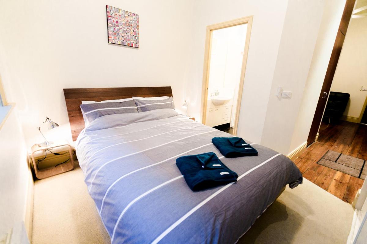 Flinders Lane Superior Studio Apartment - Housity