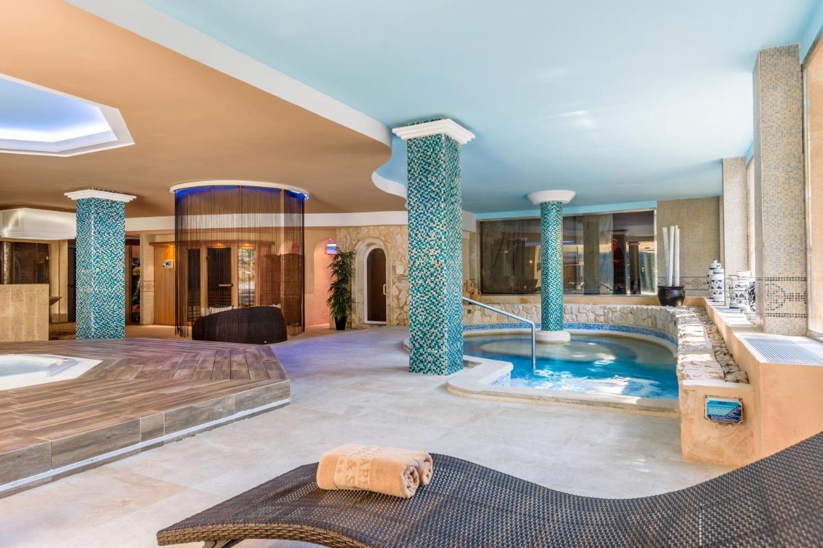 Piscina en o cerca de Lago Garden Apart-Suites & Spa Hotel
