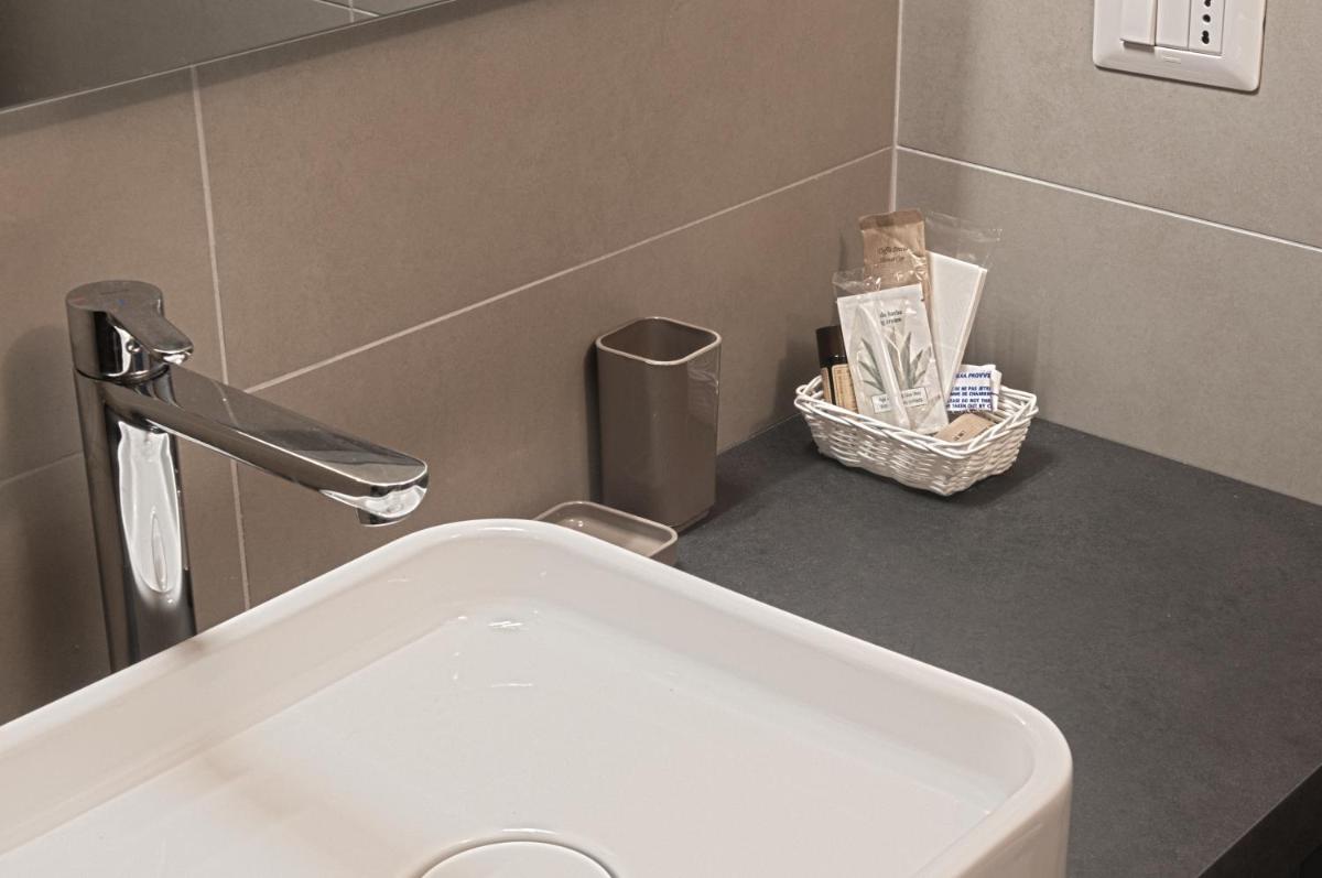 Four Rooms Guesthouse - Housity